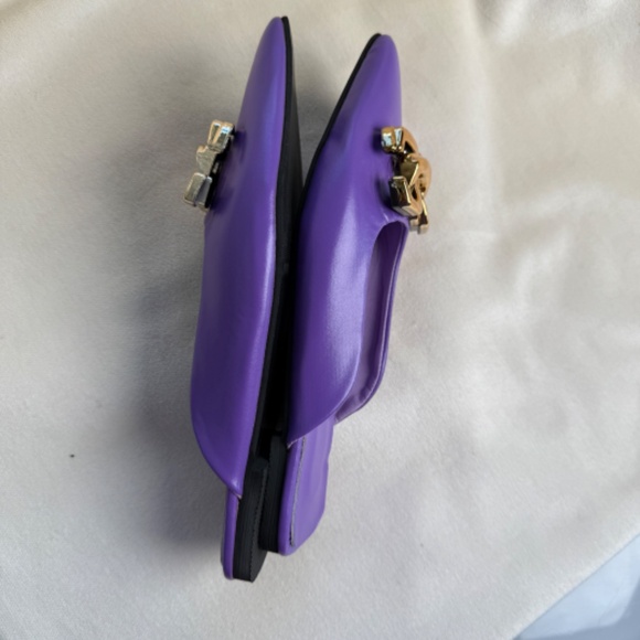Purple pointy flat shoes with gold plastic chain detail Size US 8.5 (China 40) - Picture 9 of 14